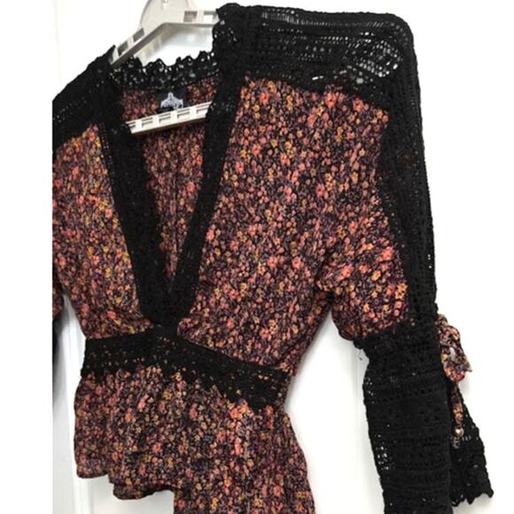 Angie Black Floral Lace Trim Boho Blouse Women's Size L - Picture 4 of 7
